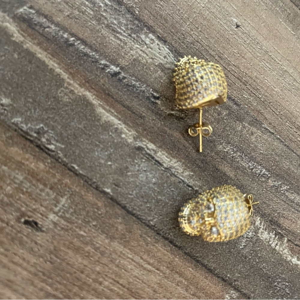 Skull earrings